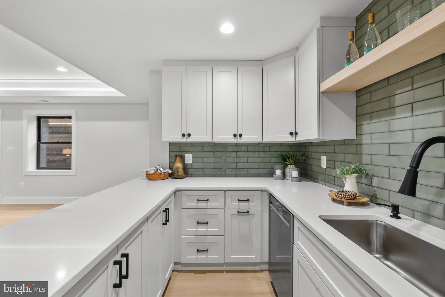 1852 GRIFFITH RD, FALLS CHURCH, Virginia 22043, 6 Bedrooms Bedrooms, ,6 BathroomsBathrooms,Residential,For sale,1852 GRIFFITH RD,VAFX2270234 MLS # VAFX2270234