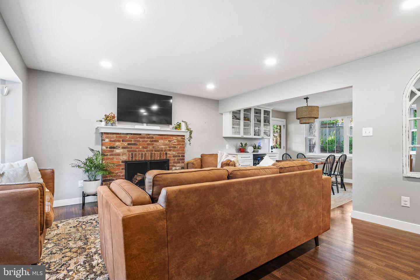 8705 STOCKTON PKWY, ALEXANDRIA, Virginia 22308, 3 Bedrooms Bedrooms, ,2 BathroomsBathrooms,Residential,For sale,8705 STOCKTON PKWY,VAFX2270600 MLS # VAFX2270600