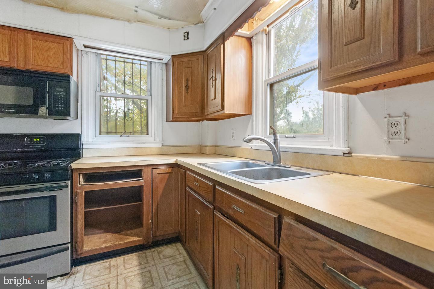 4712 SOUTHERN AVE SE, WASHINGTON, District Of Columbia 20019, 3 Bedrooms Bedrooms, ,1 BathroomBathrooms,Residential,For sale,4712 SOUTHERN AVE SE,DCDC2225226 MLS # DCDC2225226 4712 SOUTHERN AVE SE, WASHINGTON, District Of Columbia 20019, 3 Bedrooms Bedrooms, ,1 BathroomBathrooms,Residential,For sale,4712 SOUTHERN AVE SE,DCDC2225226 MLS # DCDC2225226