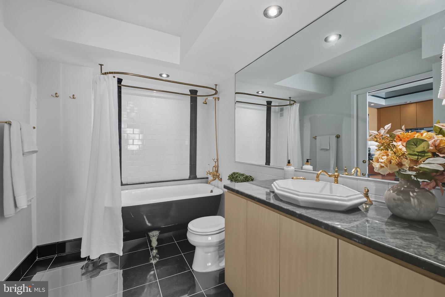 1330 NEW HAMPSHIRE AVE NW #612, WASHINGTON, District Of Columbia 20036, ,1 BathroomBathrooms,Residential,For sale,1330 NEW HAMPSHIRE AVE NW #612,DCDC2225288 MLS # DCDC2225288