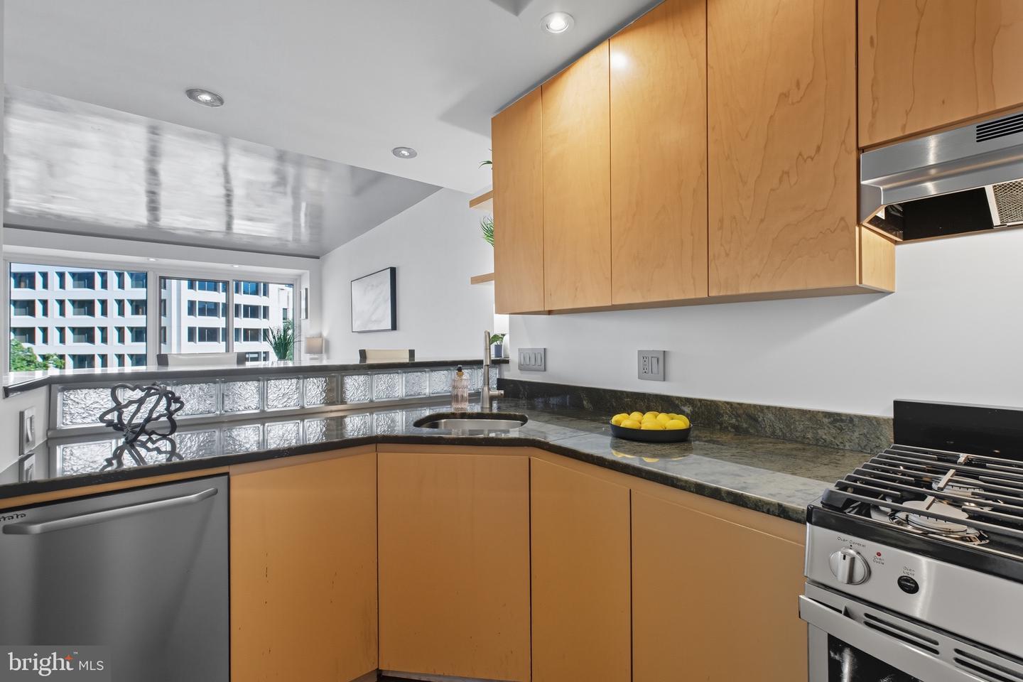 1330 NEW HAMPSHIRE AVE NW #612, WASHINGTON, District Of Columbia 20036, ,1 BathroomBathrooms,Residential,For sale,1330 NEW HAMPSHIRE AVE NW #612,DCDC2225288 MLS # DCDC2225288
