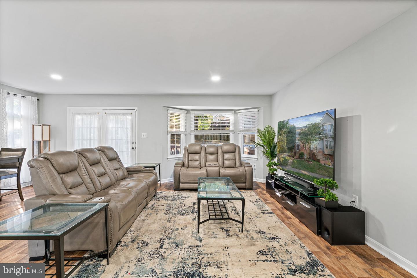 12438 ABBEY KNOLL CT, WOODBRIDGE, Virginia 22192, 4 Bedrooms Bedrooms, ,3 BathroomsBathrooms,Residential,For sale,12438 ABBEY KNOLL CT,VAPW2105394 MLS # VAPW2105394