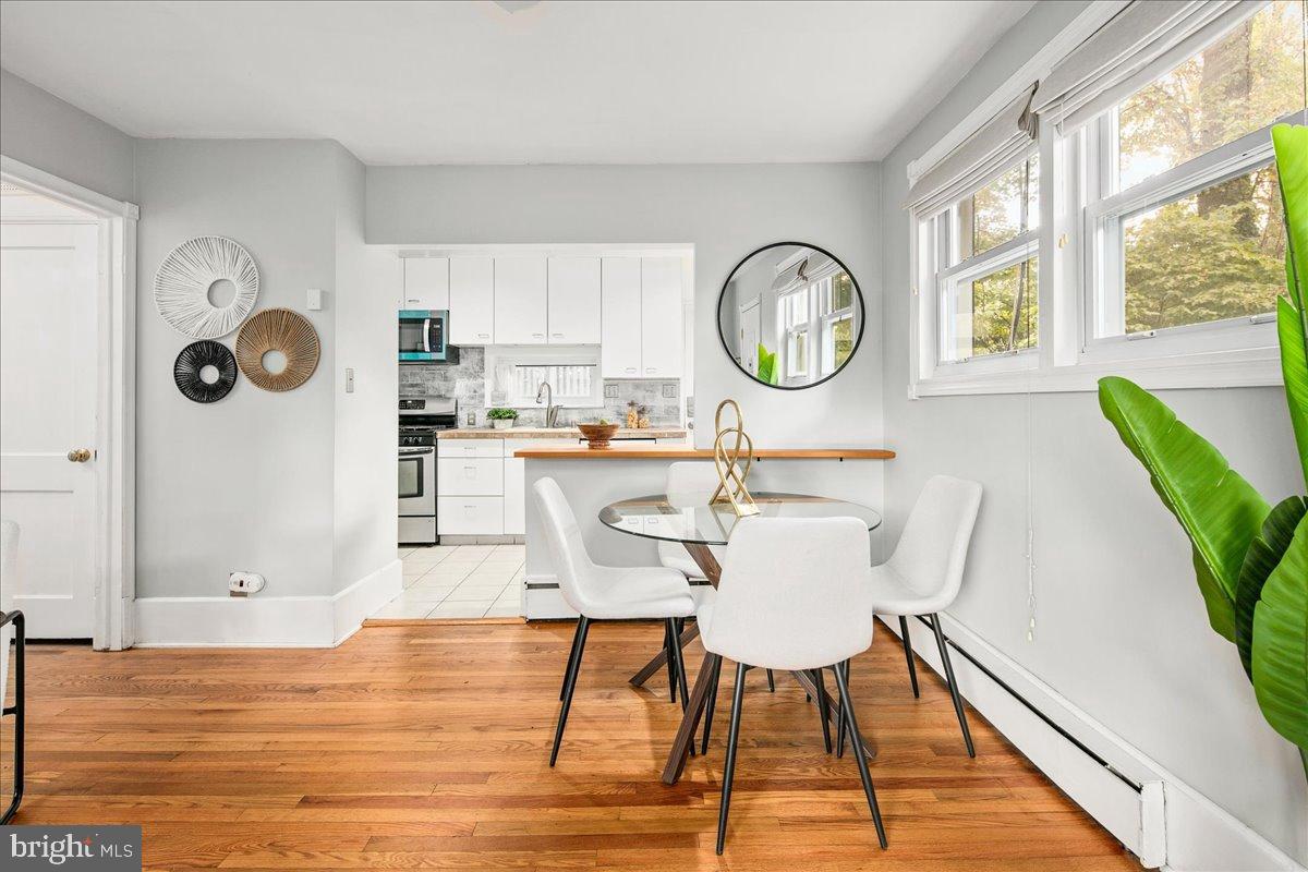 6381 LAKEWOOD DR, FALLS CHURCH, Virginia 22041, 3 Bedrooms Bedrooms, 5 Rooms Rooms,2 BathroomsBathrooms,Residential,For sale,6381 LAKEWOOD DR,VAFX2272738 MLS # VAFX2272738