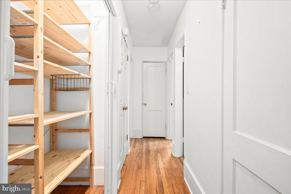 6381 LAKEWOOD DR, FALLS CHURCH, Virginia 22041, 3 Bedrooms Bedrooms, 5 Rooms Rooms,2 BathroomsBathrooms,Residential,For sale,6381 LAKEWOOD DR,VAFX2272738 MLS # VAFX2272738