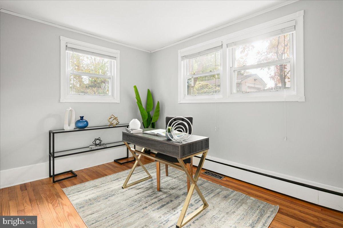 6381 LAKEWOOD DR, FALLS CHURCH, Virginia 22041, 3 Bedrooms Bedrooms, 5 Rooms Rooms,2 BathroomsBathrooms,Residential,For sale,6381 LAKEWOOD DR,VAFX2272738 MLS # VAFX2272738