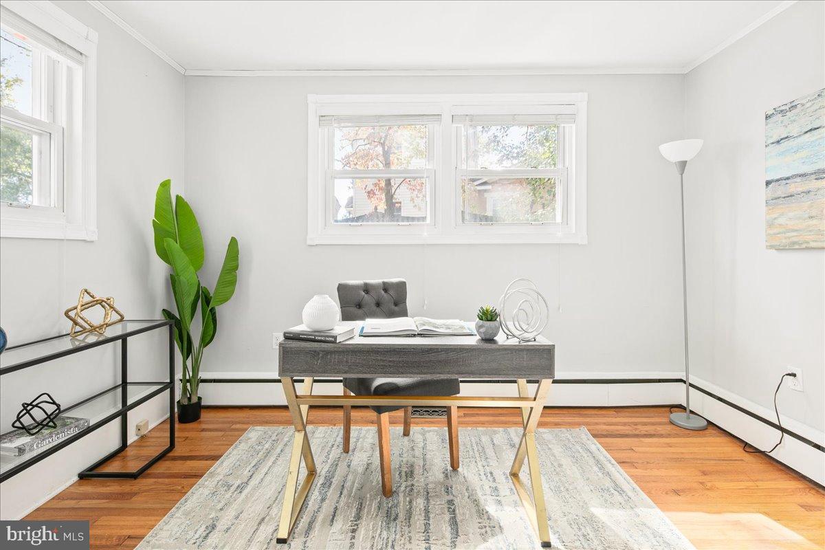 6381 LAKEWOOD DR, FALLS CHURCH, Virginia 22041, 3 Bedrooms Bedrooms, 5 Rooms Rooms,2 BathroomsBathrooms,Residential,For sale,6381 LAKEWOOD DR,VAFX2272738 MLS # VAFX2272738