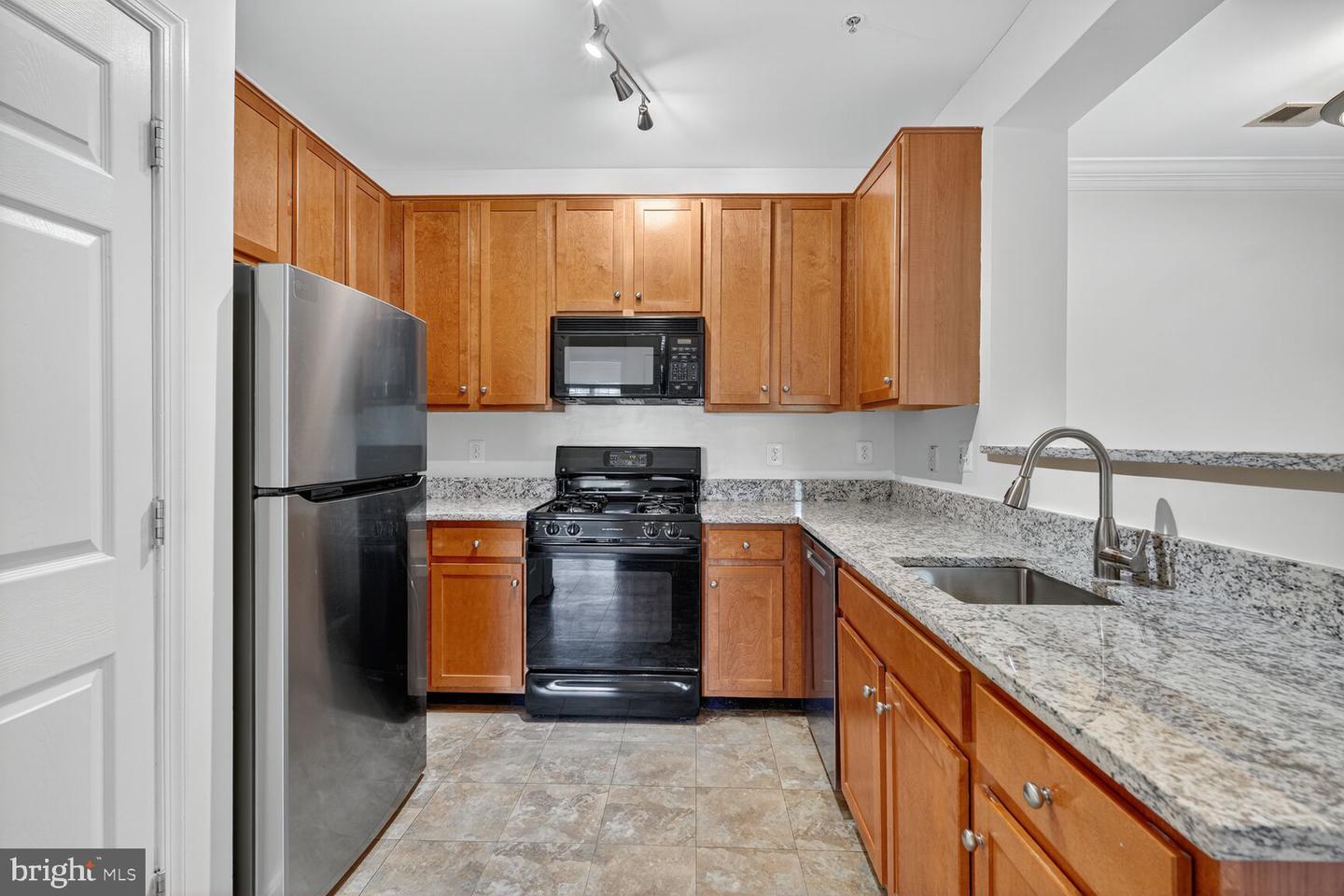 4850 EISENHOWER AVE #201, ALEXANDRIA, Virginia 22304, 2 Bedrooms Bedrooms, ,2 BathroomsBathrooms,Residential,For sale,4850 EISENHOWER AVE #201,VAAX2050530 MLS # VAAX2050530