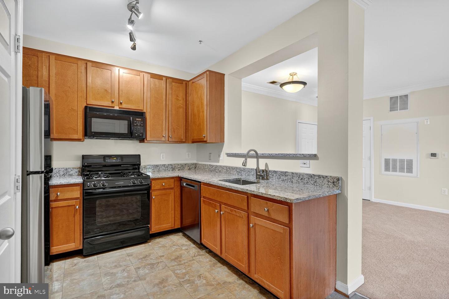 4850 EISENHOWER AVE #201, ALEXANDRIA, Virginia 22304, 2 Bedrooms Bedrooms, ,2 BathroomsBathrooms,Residential,For sale,4850 EISENHOWER AVE #201,VAAX2050530 MLS # VAAX2050530