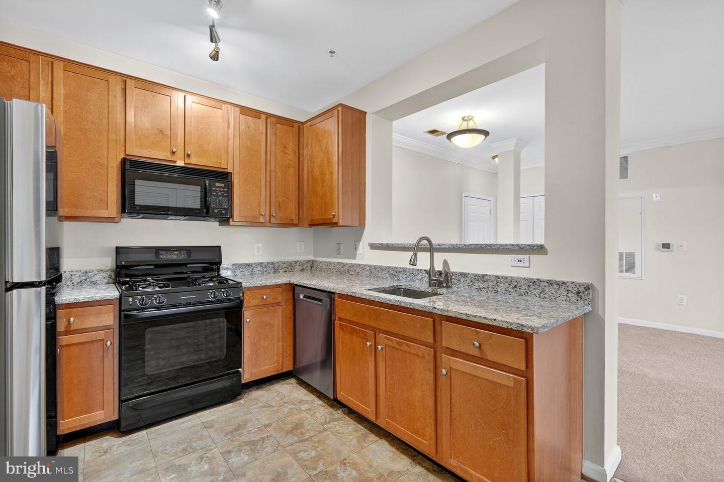 4850 EISENHOWER AVE #201, ALEXANDRIA, Virginia 22304, 2 Bedrooms Bedrooms, ,2 BathroomsBathrooms,Residential,For sale,4850 EISENHOWER AVE #201,VAAX2050530 MLS # VAAX2050530