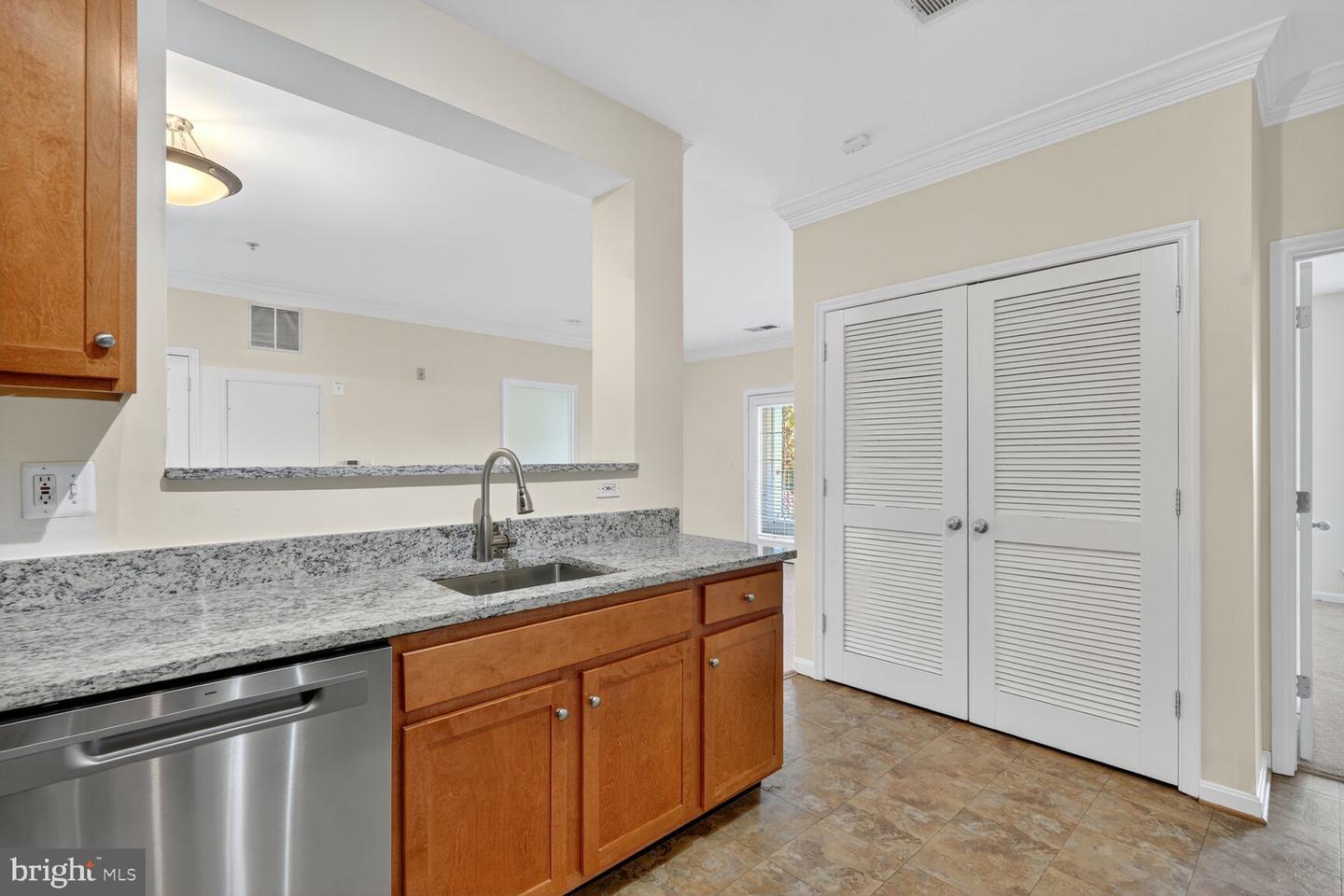 4850 EISENHOWER AVE #201, ALEXANDRIA, Virginia 22304, 2 Bedrooms Bedrooms, ,2 BathroomsBathrooms,Residential,For sale,4850 EISENHOWER AVE #201,VAAX2050530 MLS # VAAX2050530