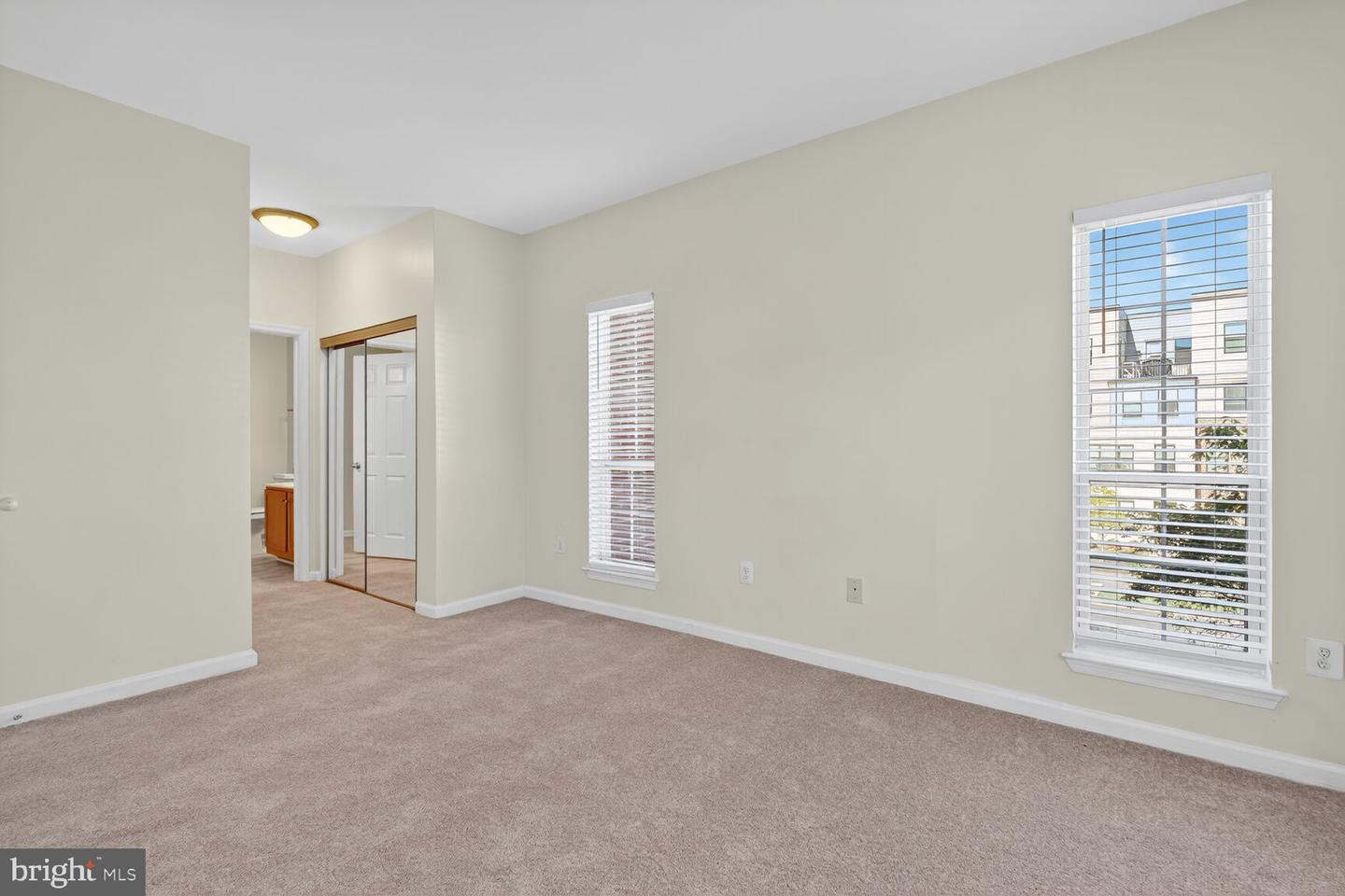 4850 EISENHOWER AVE #201, ALEXANDRIA, Virginia 22304, 2 Bedrooms Bedrooms, ,2 BathroomsBathrooms,Residential,For sale,4850 EISENHOWER AVE #201,VAAX2050530 MLS # VAAX2050530