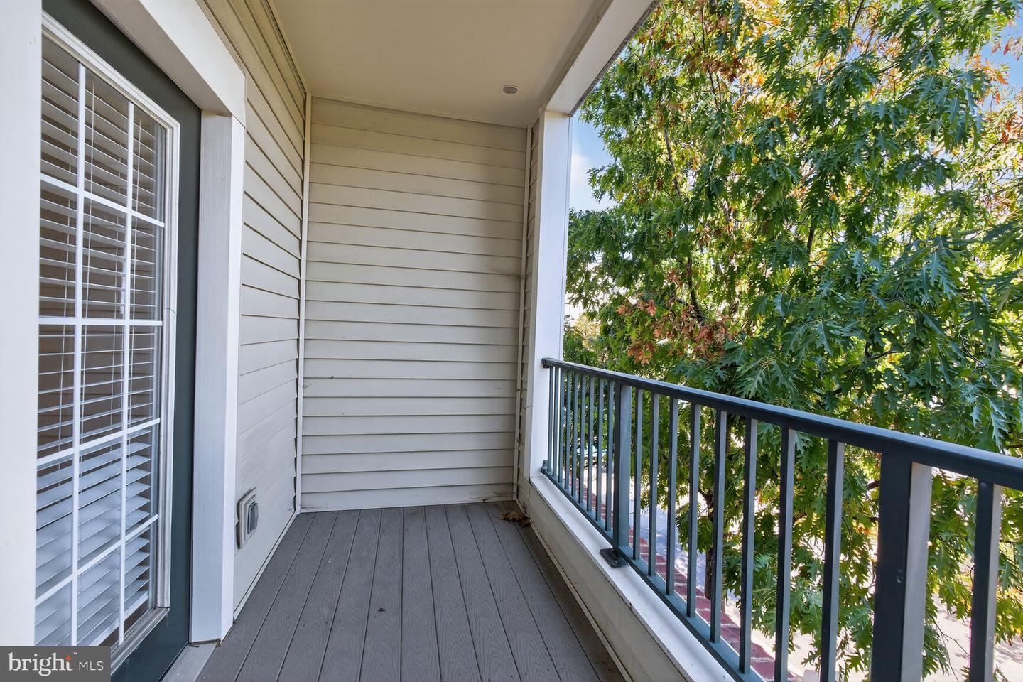 4850 EISENHOWER AVE #201, ALEXANDRIA, Virginia 22304, 2 Bedrooms Bedrooms, ,2 BathroomsBathrooms,Residential,For sale,4850 EISENHOWER AVE #201,VAAX2050530 MLS # VAAX2050530