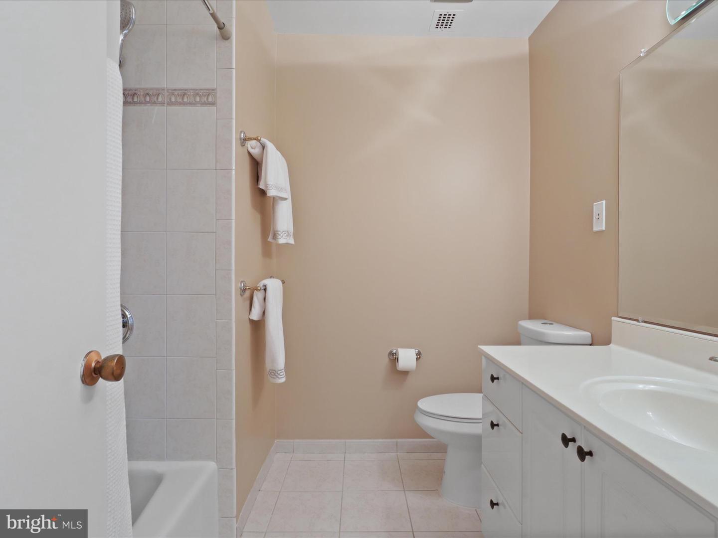 3705 S GEORGE MASON DR #2617S, FALLS CHURCH, Virginia 22041, 2 Bedrooms Bedrooms, 4 Rooms Rooms,2 BathroomsBathrooms,Residential,For sale,3705 S GEORGE MASON DR #2617S,VAFX2273044 MLS # VAFX2273044