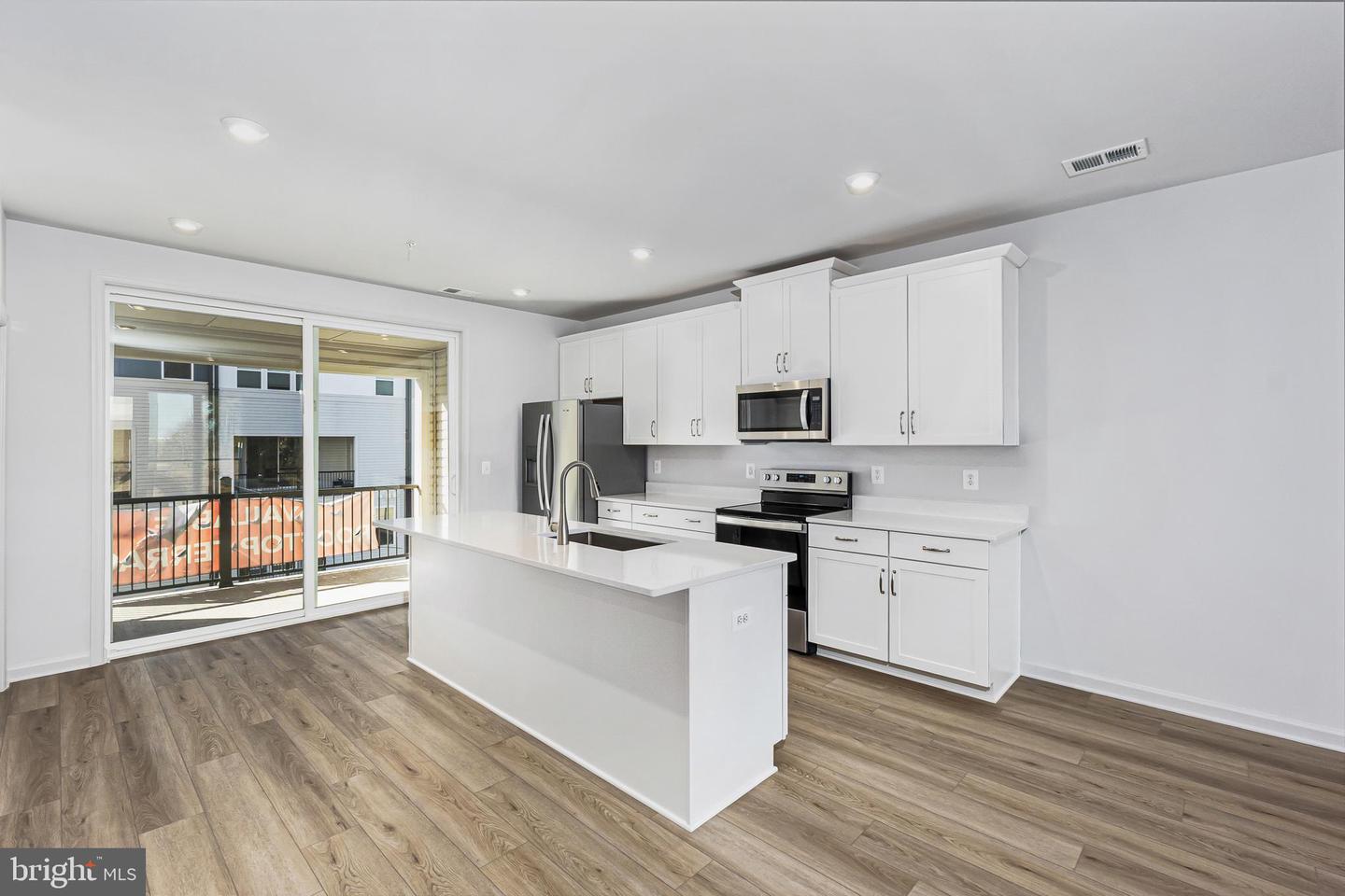 2506 NEABSCO COMMON PL, WOODBRIDGE, Virginia 22191, 3 Bedrooms Bedrooms, ,2 BathroomsBathrooms,Residential,For sale,2506 NEABSCO COMMON PL,VAPW2105556 MLS # VAPW2105556