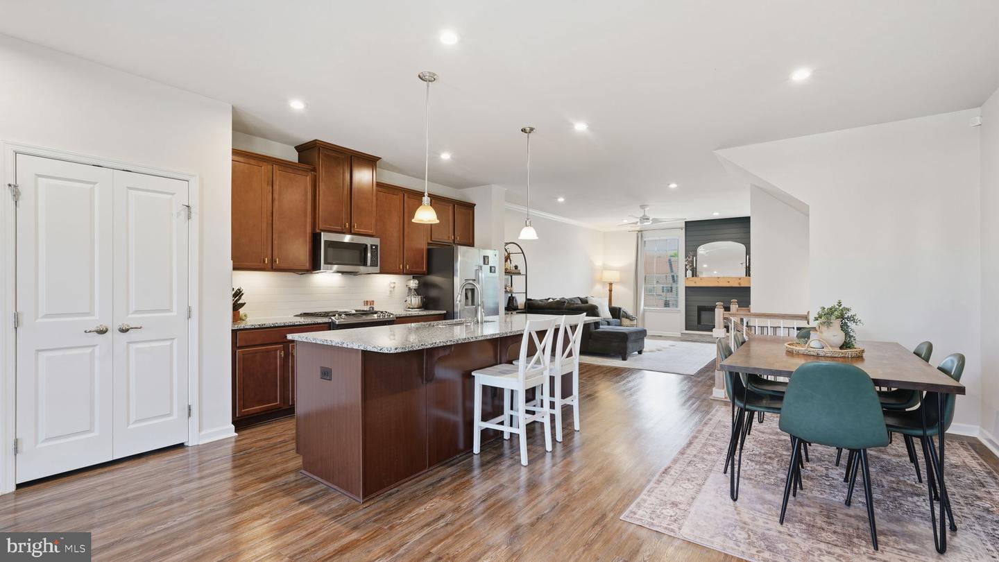 2190 HEMLOCK BAY RD, DUMFRIES, Virginia 22026, 4 Bedrooms Bedrooms, ,3 BathroomsBathrooms,Residential,For sale,2190 HEMLOCK BAY RD,VAPW2105562 MLS # VAPW2105562