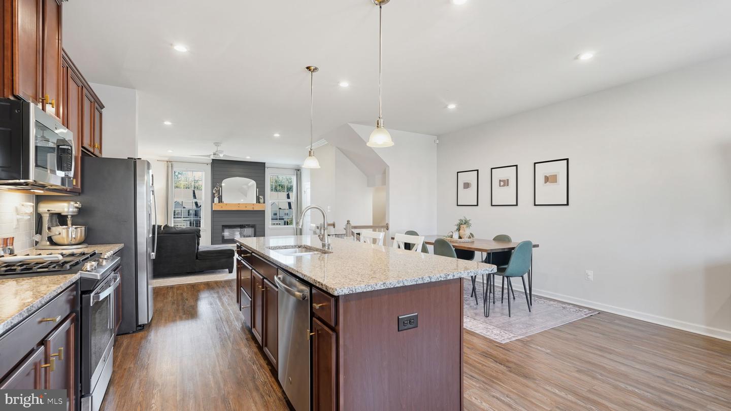 2190 HEMLOCK BAY RD, DUMFRIES, Virginia 22026, 4 Bedrooms Bedrooms, ,3 BathroomsBathrooms,Residential,For sale,2190 HEMLOCK BAY RD,VAPW2105562 MLS # VAPW2105562