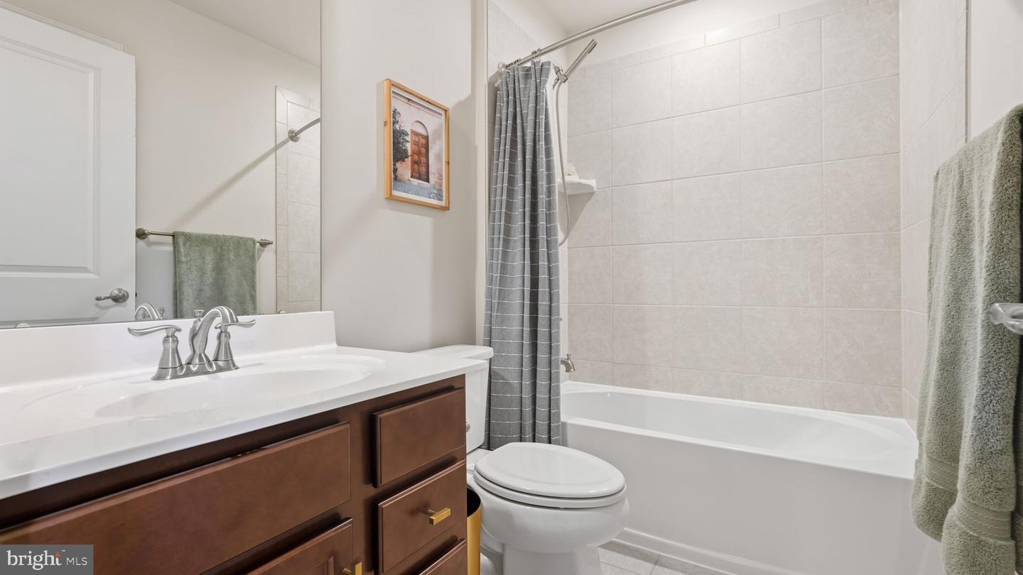 2190 HEMLOCK BAY RD, DUMFRIES, Virginia 22026, 4 Bedrooms Bedrooms, ,3 BathroomsBathrooms,Residential,For sale,2190 HEMLOCK BAY RD,VAPW2105562 MLS # VAPW2105562