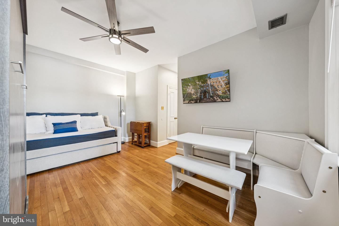 18 9TH ST NE #304, WASHINGTON, District Of Columbia 20002, ,1 BathroomBathrooms,Residential,For sale,18 9TH ST NE #304,DCDC2225978 MLS # DCDC2225978