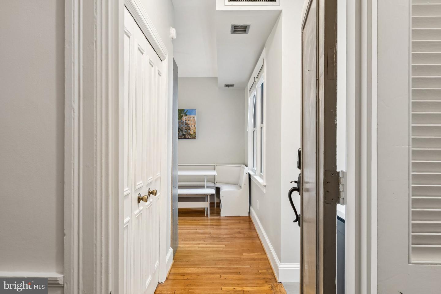 18 9TH ST NE #304, WASHINGTON, District Of Columbia 20002, ,1 BathroomBathrooms,Residential,For sale,18 9TH ST NE #304,DCDC2225978 MLS # DCDC2225978