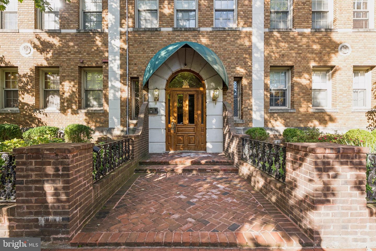 18 9TH ST NE #304, WASHINGTON, District Of Columbia 20002, ,1 BathroomBathrooms,Residential,For sale,18 9TH ST NE #304,DCDC2225978 MLS # DCDC2225978