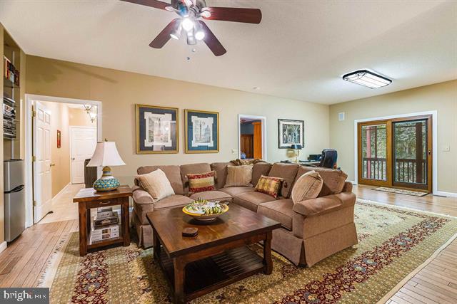 258 TURKEY DR, MCGAHEYSVILLE, Virginia 22840, 6 Bedrooms Bedrooms, ,4 BathroomsBathrooms,Residential,For sale,258 TURKEY DR,VARO2002638 MLS # VARO2002638
