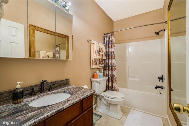 258 TURKEY DR, MCGAHEYSVILLE, Virginia 22840, 6 Bedrooms Bedrooms, ,4 BathroomsBathrooms,Residential,For sale,258 TURKEY DR,VARO2002638 MLS # VARO2002638