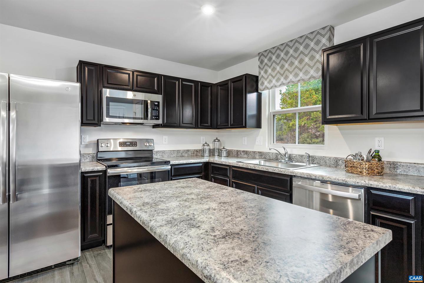 26 EVERGLADES RD, BARBOURSVILLE, Virginia 22923, 3 Bedrooms Bedrooms, ,2 BathroomsBathrooms,Residential,For sale,26 EVERGLADES RD,669779 MLS # 669779