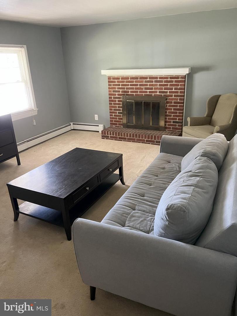 14302 W CATHARPIN RD, SPOTSYLVANIA, Virginia 22551, 3 Bedrooms Bedrooms, 9 Rooms Rooms,2 BathroomsBathrooms,Residential,For sale,14302 W CATHARPIN RD,VASP2036782 MLS # VASP2036782