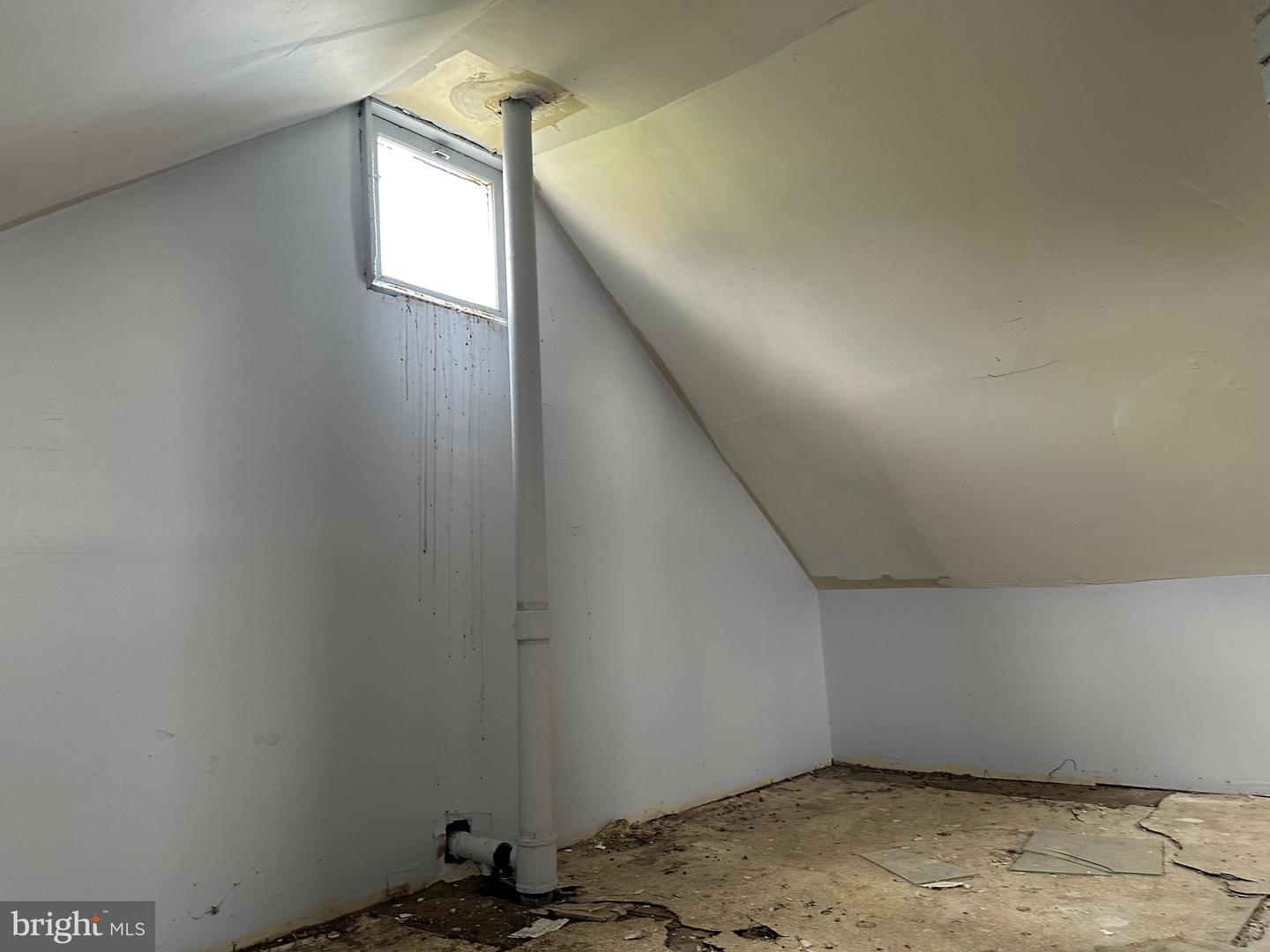2628 MYRTLE AVE NE, WASHINGTON, District Of Columbia 20018, 3 Bedrooms Bedrooms, ,1 BathroomBathrooms,Residential,For sale,2628 MYRTLE AVE NE,DCDC2226080 MLS # DCDC2226080