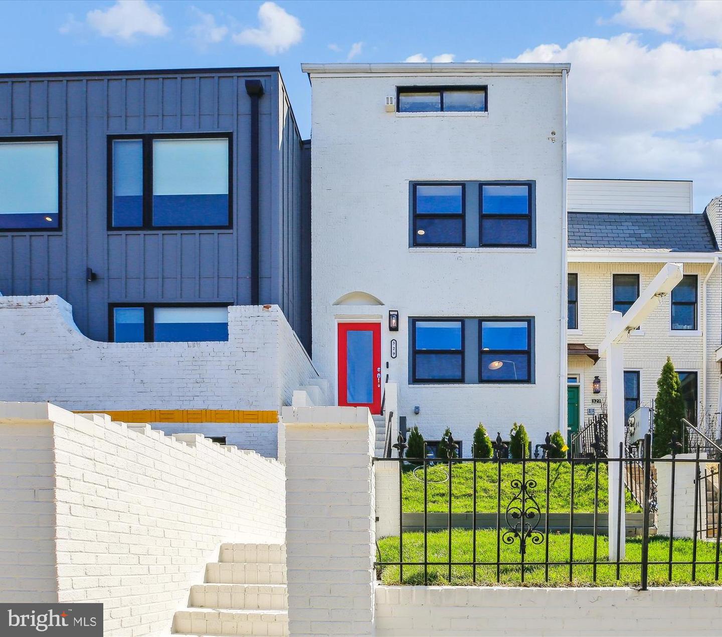329 15TH ST NE, WASHINGTON, District Of Columbia 20002, 5 Bedrooms Bedrooms, ,4 BathroomsBathrooms,Residential,For sale,329 15TH ST NE,DCDC2226146 MLS # DCDC2226146