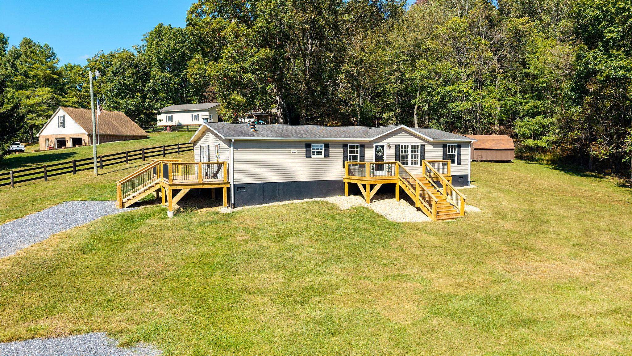713 NEWPORT RD, STEELES TAVERN, Virginia 24476, 3 Bedrooms Bedrooms, ,2 BathroomsBathrooms,Residential,713 NEWPORT RD,669804 MLS # 669804