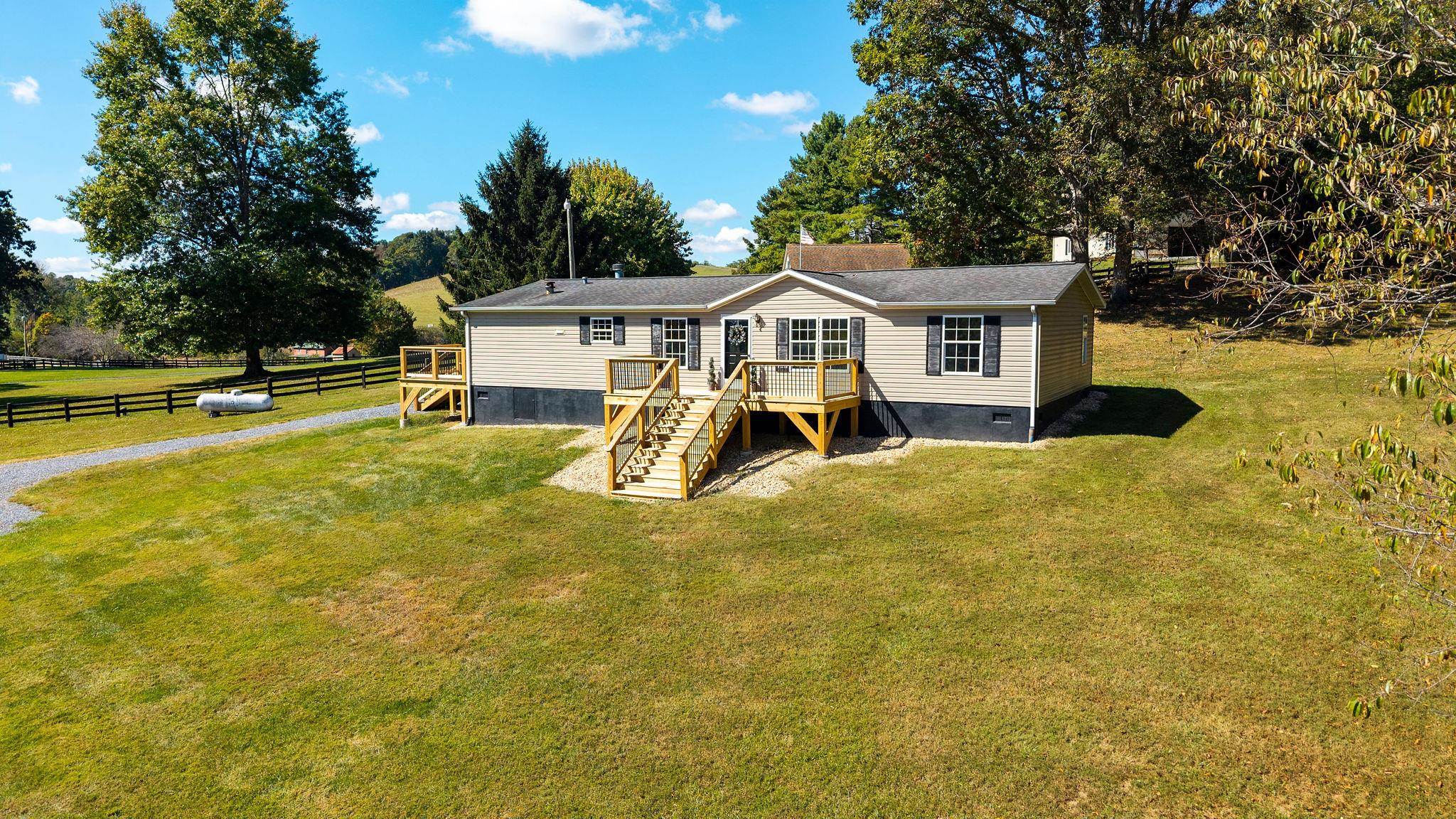 713 NEWPORT RD, STEELES TAVERN, Virginia 24476, 3 Bedrooms Bedrooms, ,2 BathroomsBathrooms,Residential,713 NEWPORT RD,669804 MLS # 669804