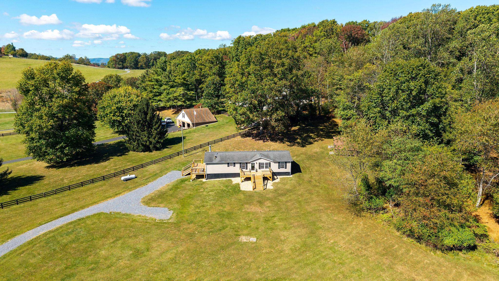 713 NEWPORT RD, STEELES TAVERN, Virginia 24476, 3 Bedrooms Bedrooms, ,2 BathroomsBathrooms,Residential,713 NEWPORT RD,669804 MLS # 669804