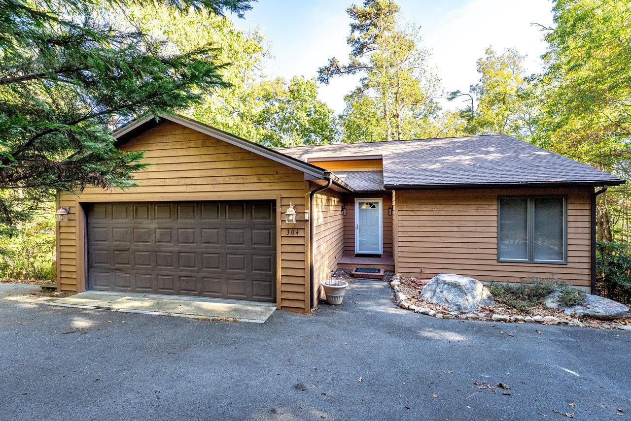 304 TURKEY DR, MCGAHEYSVILLE, Virginia 22840, 3 Bedrooms Bedrooms, ,2 BathroomsBathrooms,Residential,304 TURKEY DR,669805 MLS # 669805