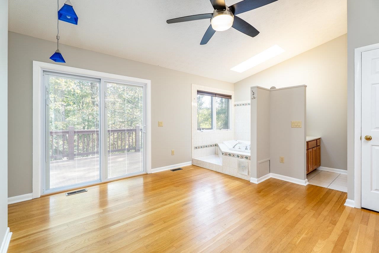 304 TURKEY DR, MCGAHEYSVILLE, Virginia 22840, 3 Bedrooms Bedrooms, ,2 BathroomsBathrooms,Residential,304 TURKEY DR,669805 MLS # 669805