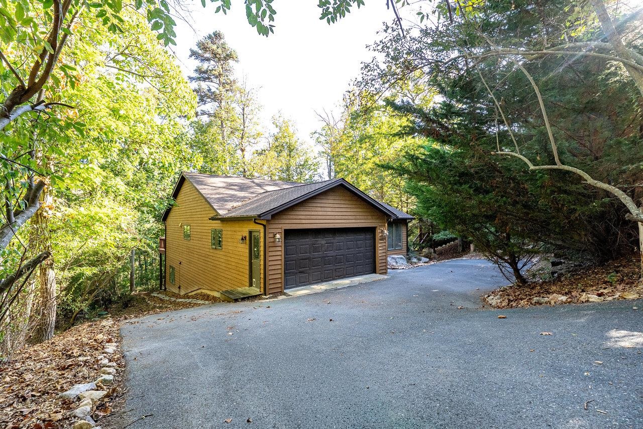 304 TURKEY DR, MCGAHEYSVILLE, Virginia 22840, 3 Bedrooms Bedrooms, ,2 BathroomsBathrooms,Residential,304 TURKEY DR,669805 MLS # 669805