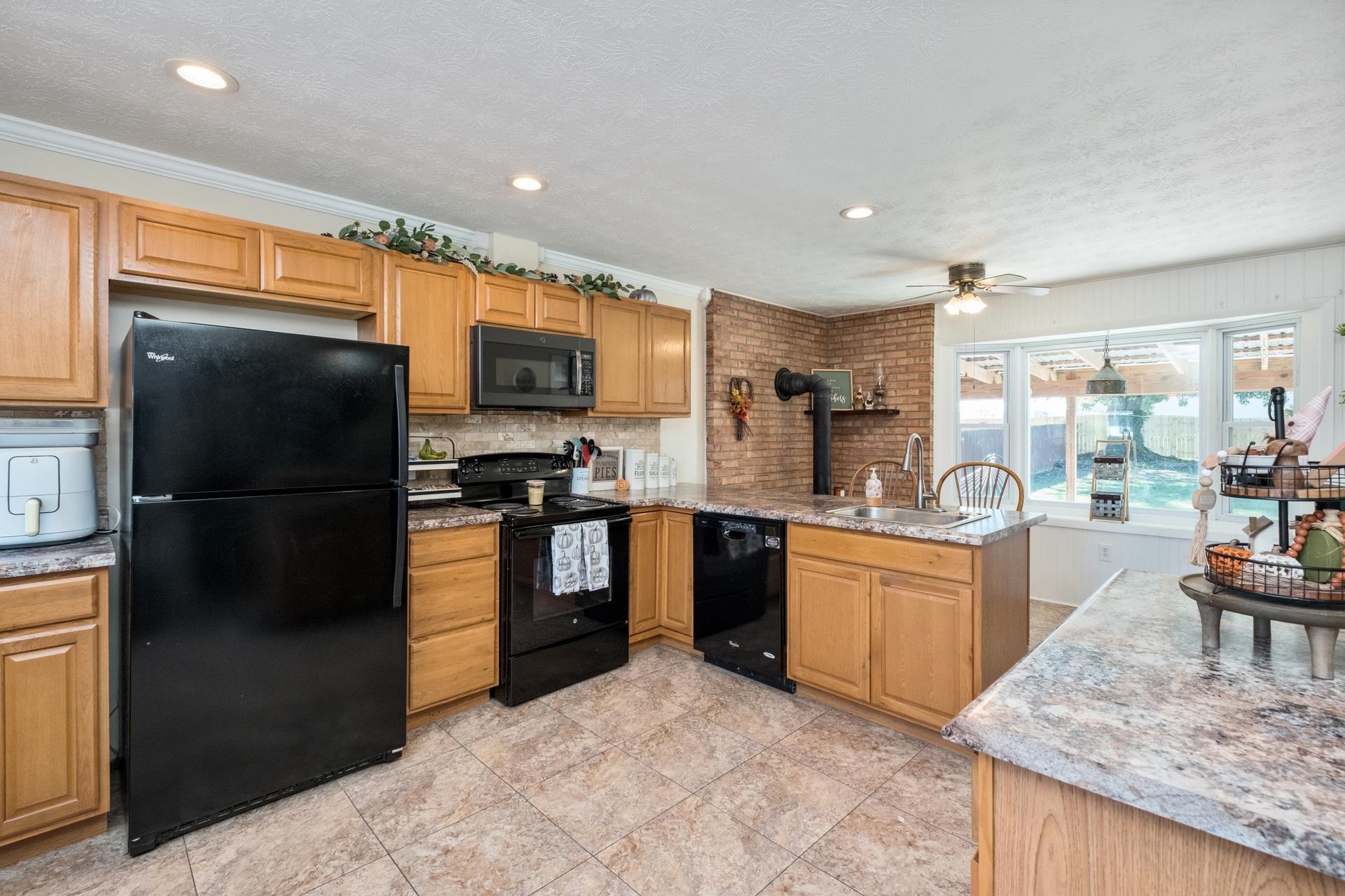 244 VIRGINIA AVE, TIMBERVILLE, Virginia 22853, 3 Bedrooms Bedrooms, ,1 BathroomBathrooms,Residential,244 VIRGINIA AVE,669811 MLS # 669811