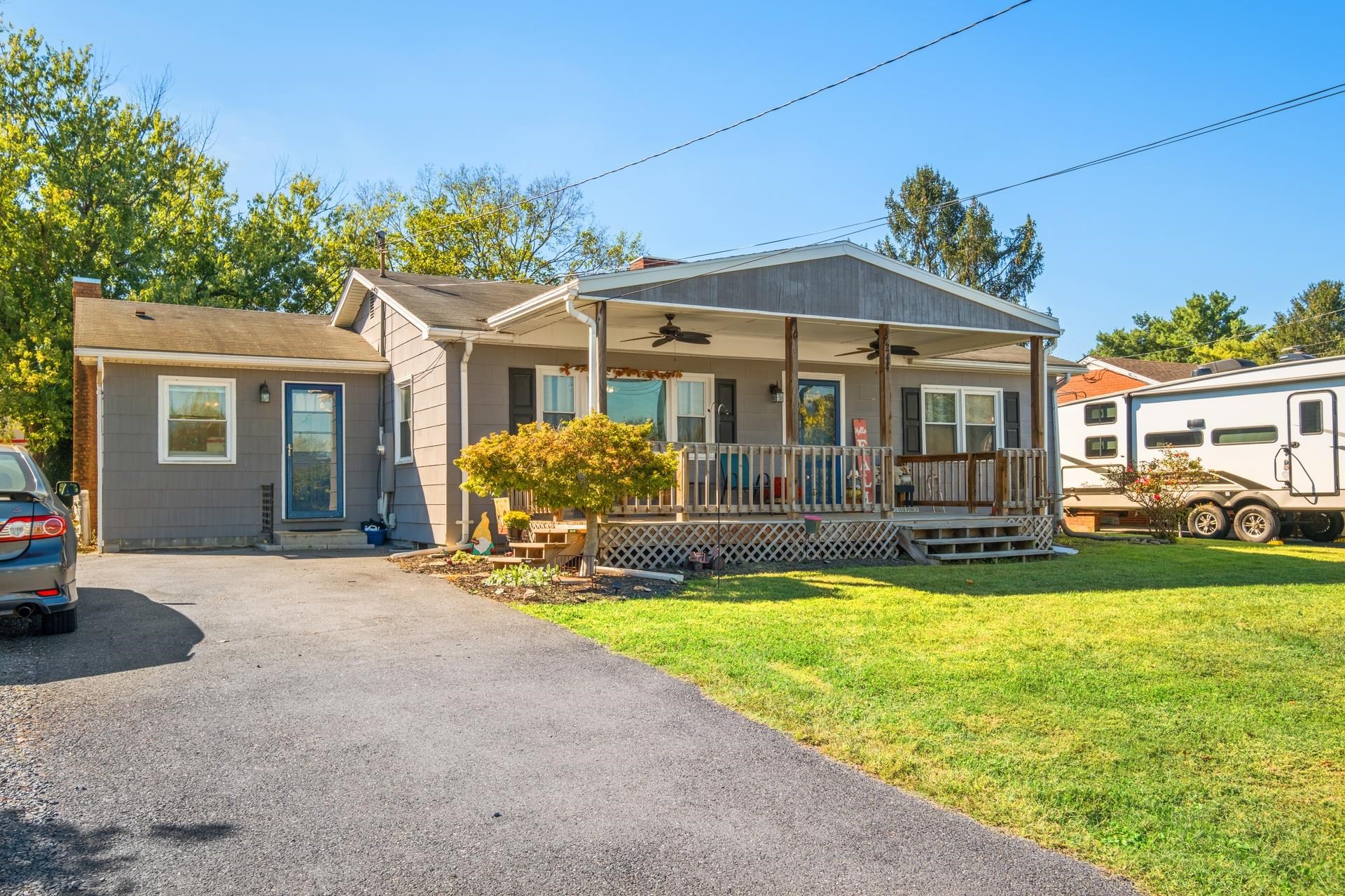 244 VIRGINIA AVE, TIMBERVILLE, Virginia 22853, 3 Bedrooms Bedrooms, ,1 BathroomBathrooms,Residential,244 VIRGINIA AVE,669811 MLS # 669811