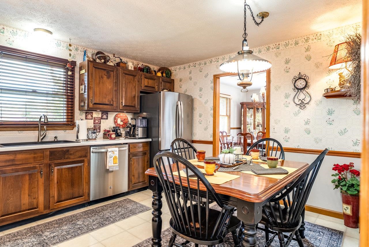 96 COLD SPRING RD, STUARTS DRAFT, Virginia 24477, 3 Bedrooms Bedrooms, ,3 BathroomsBathrooms,Residential,96 COLD SPRING RD,669812 MLS # 669812