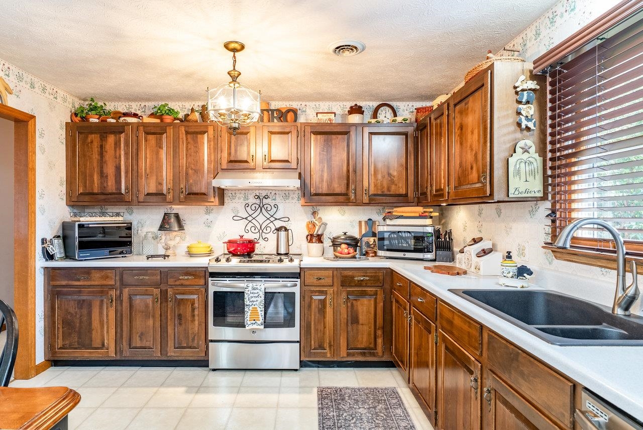 96 COLD SPRING RD, STUARTS DRAFT, Virginia 24477, 3 Bedrooms Bedrooms, ,3 BathroomsBathrooms,Residential,96 COLD SPRING RD,669812 MLS # 669812
