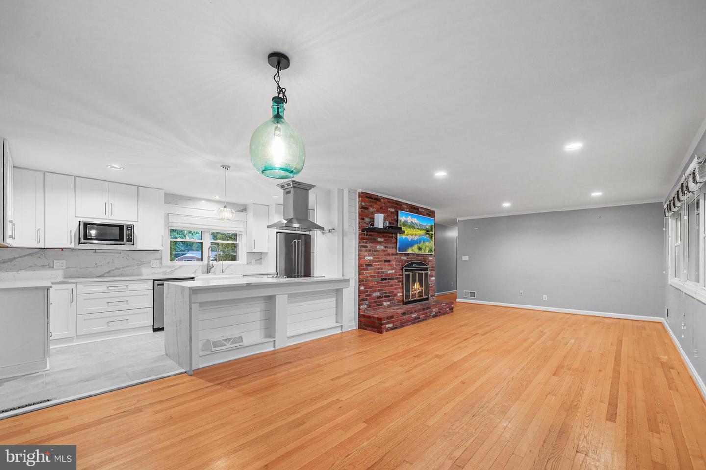 5206 NINIAN AVE, ALEXANDRIA, Virginia 22310, 4 Bedrooms Bedrooms, ,3 BathroomsBathrooms,Residential,For sale,5206 NINIAN AVE,VAFX2264954 MLS # VAFX2264954