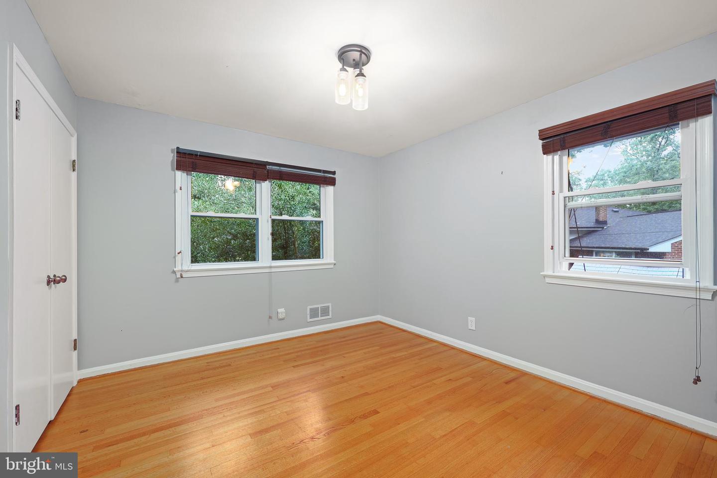 5206 NINIAN AVE, ALEXANDRIA, Virginia 22310, 4 Bedrooms Bedrooms, ,3 BathroomsBathrooms,Residential,For sale,5206 NINIAN AVE,VAFX2264954 MLS # VAFX2264954