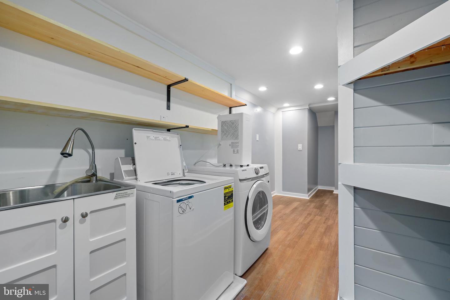 5206 NINIAN AVE, ALEXANDRIA, Virginia 22310, 4 Bedrooms Bedrooms, ,3 BathroomsBathrooms,Residential,For sale,5206 NINIAN AVE,VAFX2264954 MLS # VAFX2264954