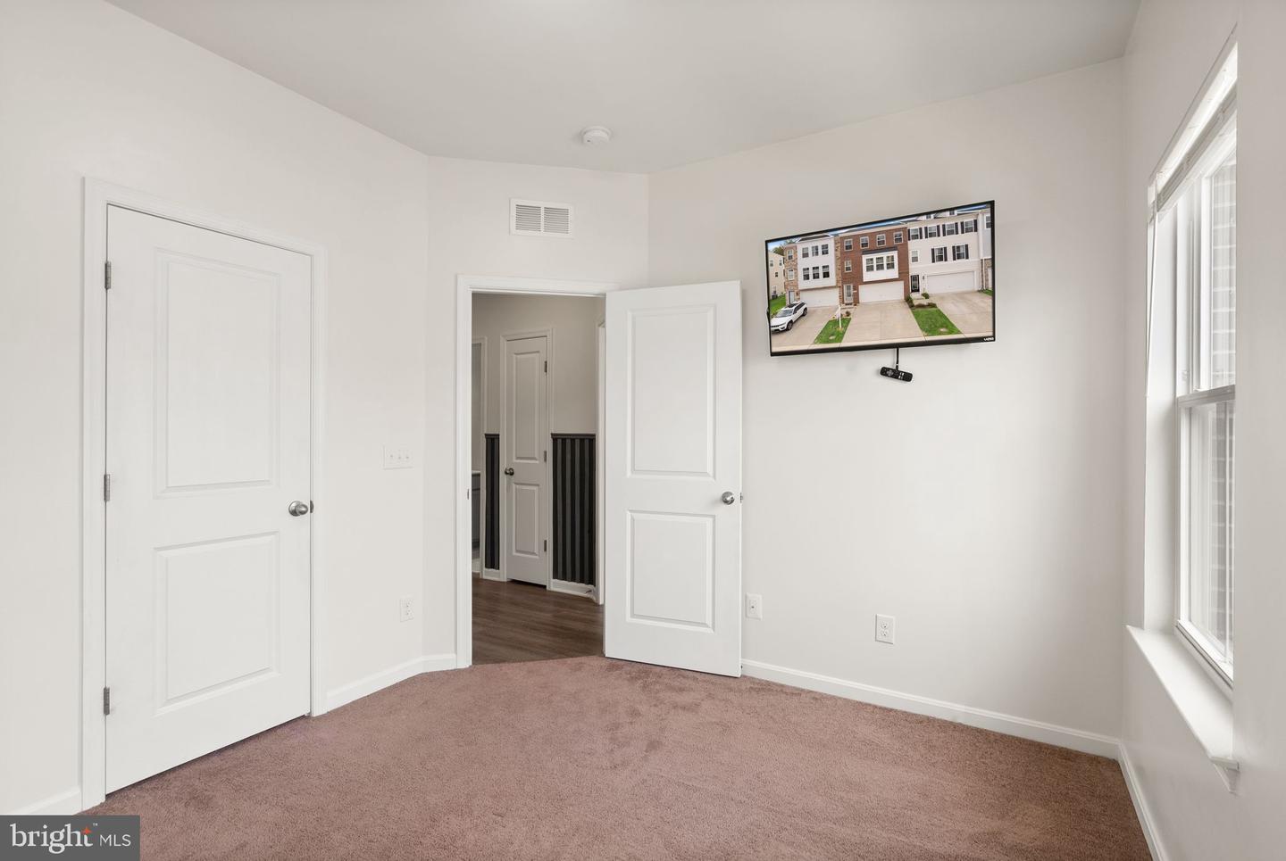 4087 ELIZABETH REED WAY, WOODBRIDGE, Virginia 22192, 3 Bedrooms Bedrooms, ,3 BathroomsBathrooms,Residential,For sale,4087 ELIZABETH REED WAY,VAPW2103312 MLS # VAPW2103312