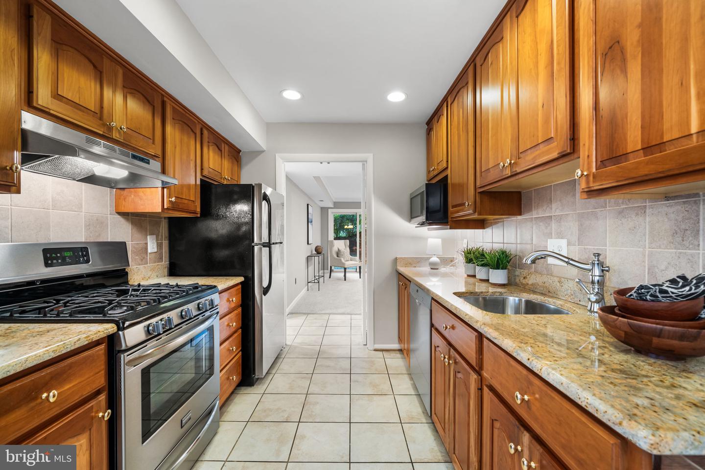 6433 RIVES CT, SPRINGFIELD, Virginia 22150, 5 Bedrooms Bedrooms, ,2 BathroomsBathrooms,Residential,For sale,6433 RIVES CT,VAFX2266270 MLS # VAFX2266270