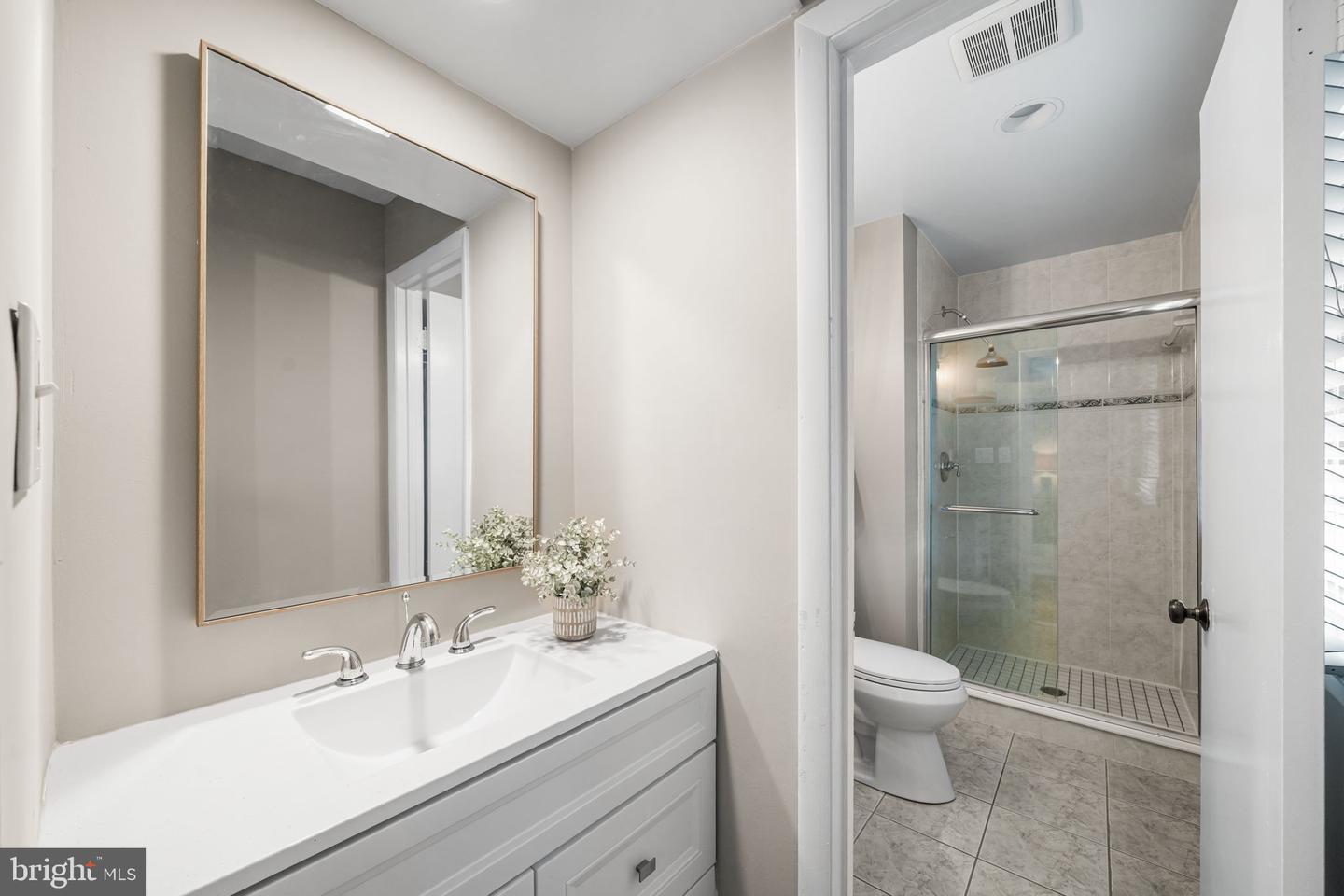 6433 RIVES CT, SPRINGFIELD, Virginia 22150, 5 Bedrooms Bedrooms, ,2 BathroomsBathrooms,Residential,For sale,6433 RIVES CT,VAFX2266270 MLS # VAFX2266270