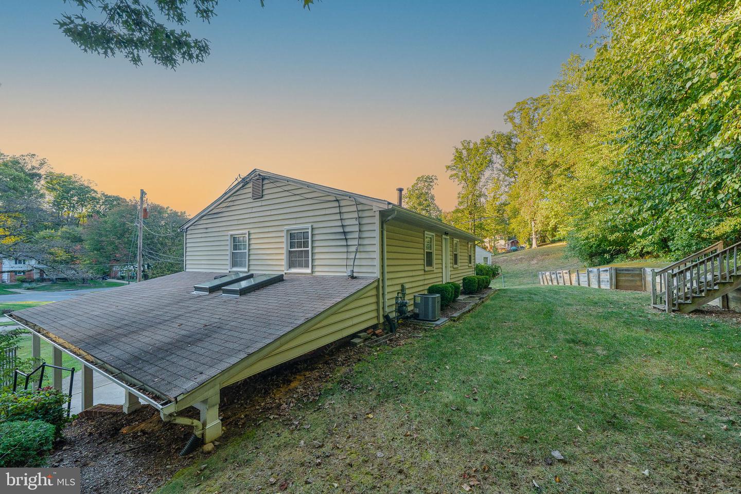 6433 RIVES CT, SPRINGFIELD, Virginia 22150, 5 Bedrooms Bedrooms, ,2 BathroomsBathrooms,Residential,For sale,6433 RIVES CT,VAFX2266270 MLS # VAFX2266270