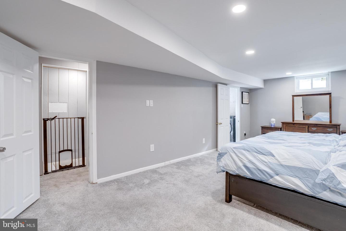 2531 OGDEN ST, FALLS CHURCH, Virginia 22043, 2 Bedrooms Bedrooms, ,3 BathroomsBathrooms,Residential,For sale,2531 OGDEN ST,VAFX2268060 MLS # VAFX2268060