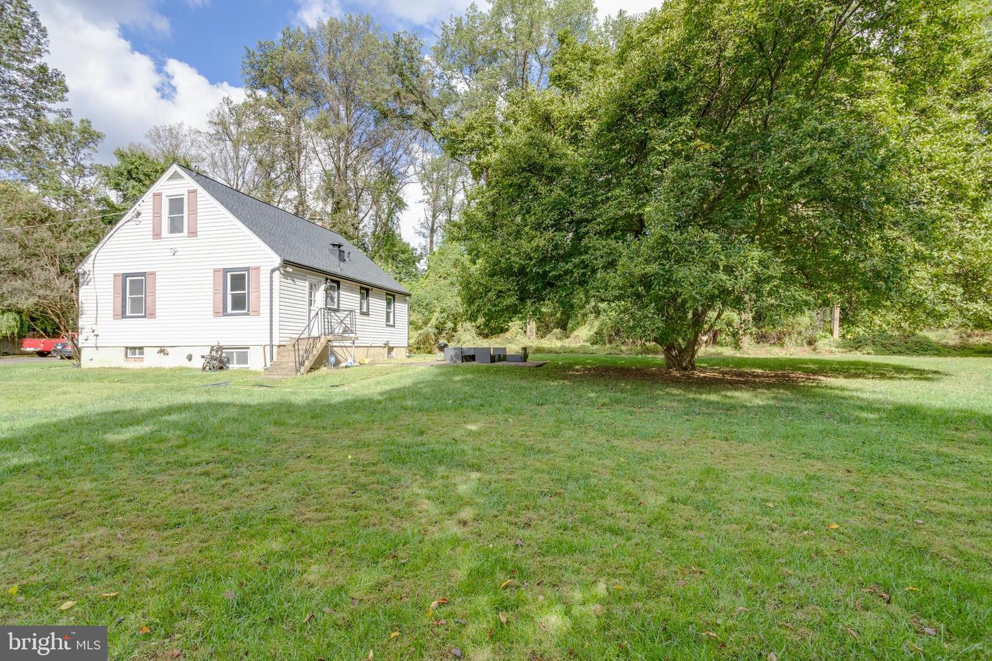 2531 OGDEN ST, FALLS CHURCH, Virginia 22043, 2 Bedrooms Bedrooms, ,3 BathroomsBathrooms,Residential,For sale,2531 OGDEN ST,VAFX2268060 MLS # VAFX2268060