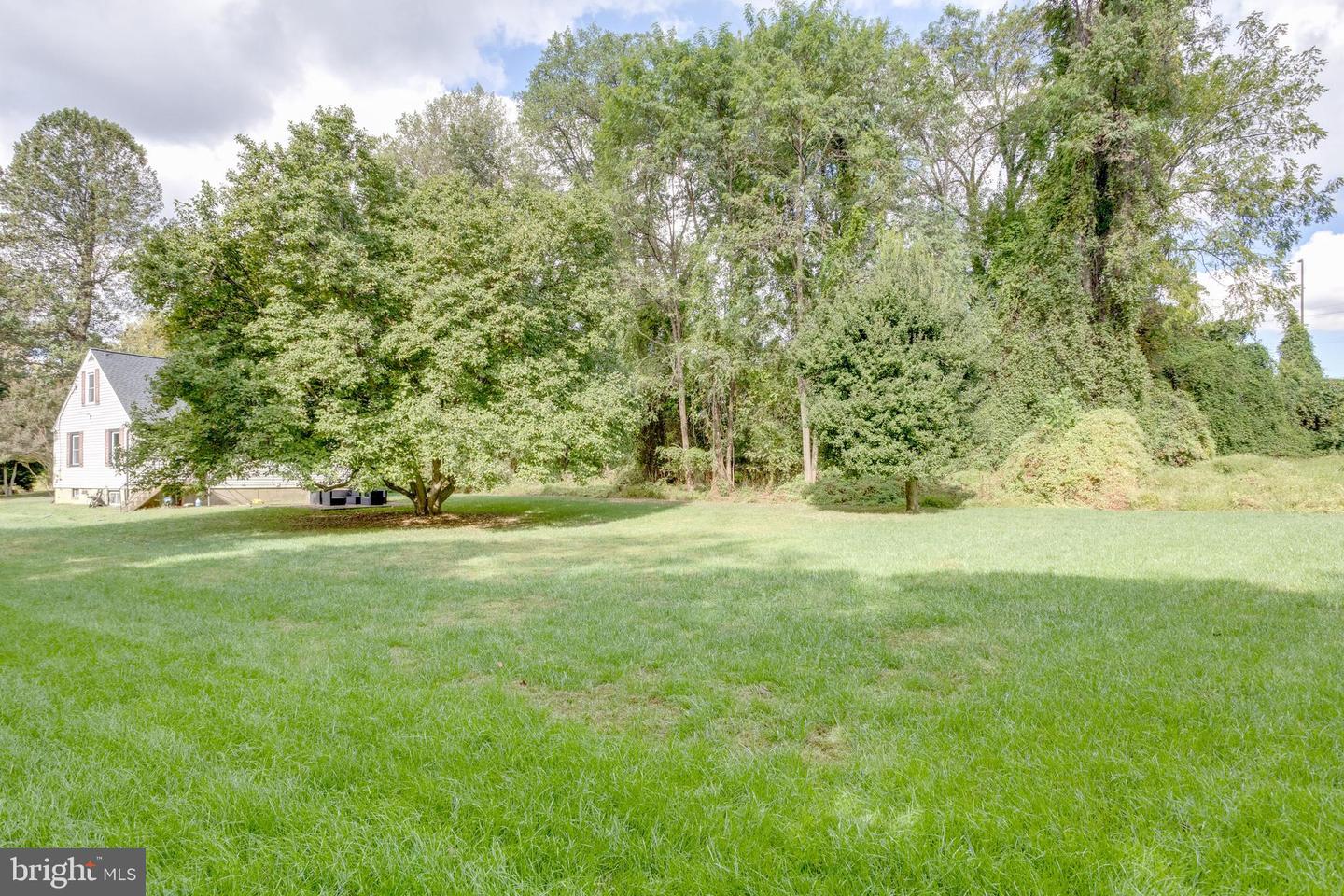 2531 OGDEN ST, FALLS CHURCH, Virginia 22043, 2 Bedrooms Bedrooms, ,3 BathroomsBathrooms,Residential,For sale,2531 OGDEN ST,VAFX2268060 MLS # VAFX2268060